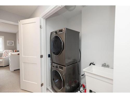 9-30 Times Square Boulevard, Stoney Creek, ON - Indoor Photo Showing Laundry Room