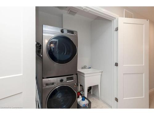 9-30 Times Square Boulevard, Stoney Creek, ON - Indoor Photo Showing Laundry Room