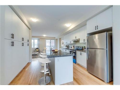 2086 Fairmont Common, Burlington, ON - Indoor Photo Showing Kitchen