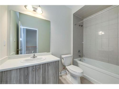 2086 Fairmont Common, Burlington, ON - Indoor Photo Showing Bathroom