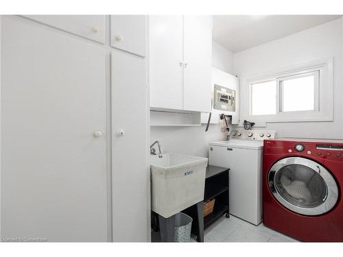 413 East 25Th Street, Hamilton, ON - Indoor Photo Showing Laundry Room