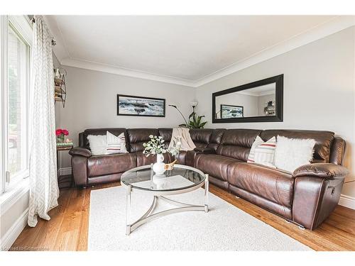 1451 6Th Conc Road W, Flamborough, ON - Indoor Photo Showing Living Room