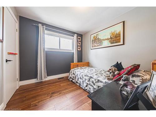 1451 6Th Conc Road W, Flamborough, ON - Indoor Photo Showing Bedroom