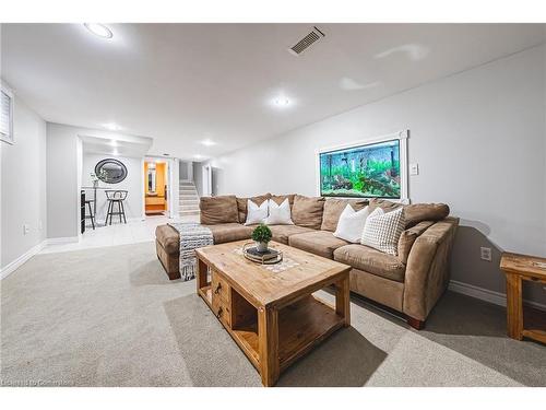 1451 6Th Conc Road W, Flamborough, ON - Indoor Photo Showing Living Room