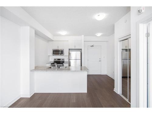 528-101 Shoreview Place, Stoney Creek, ON - Indoor Photo Showing Kitchen With Stainless Steel Kitchen