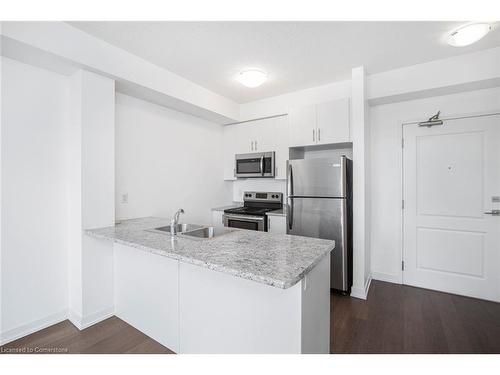 528-101 Shoreview Place, Stoney Creek, ON - Indoor Photo Showing Kitchen With Stainless Steel Kitchen With Double Sink