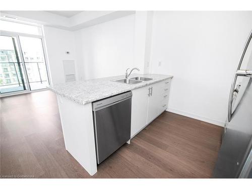 528-101 Shoreview Place, Stoney Creek, ON - Indoor Photo Showing Kitchen With Double Sink