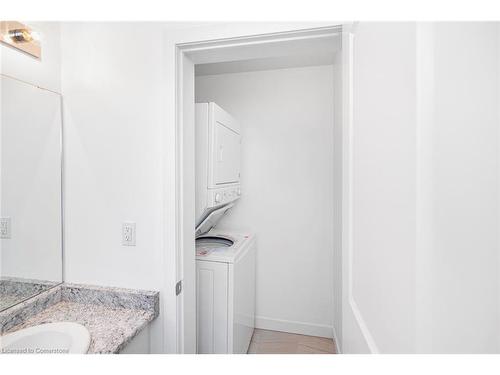 528-101 Shoreview Place, Stoney Creek, ON - Indoor Photo Showing Laundry Room