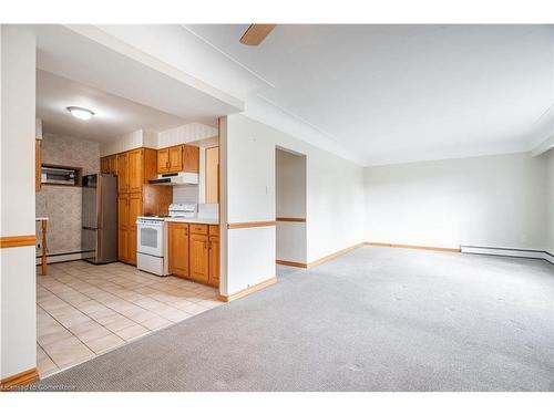 543 Tate Avenue, Hamilton, ON - Indoor Photo Showing Kitchen