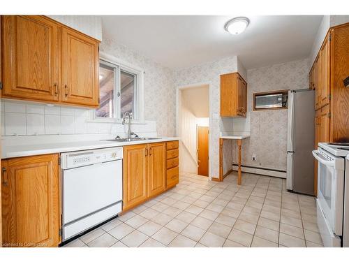 543 Tate Avenue, Hamilton, ON - Indoor Photo Showing Kitchen With Double Sink