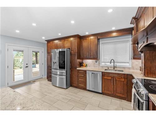 95 Thoroughbred Boulevard, Ancaster, ON - Indoor Photo Showing Kitchen