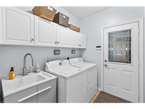 95 Thoroughbred Boulevard, Ancaster, ON - Indoor Photo Showing Laundry Room