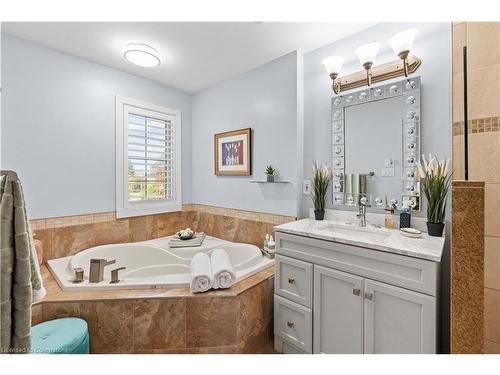 95 Thoroughbred Boulevard, Ancaster, ON - Indoor Photo Showing Bathroom