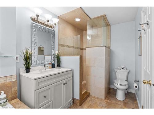 95 Thoroughbred Boulevard, Ancaster, ON - Indoor Photo Showing Bathroom