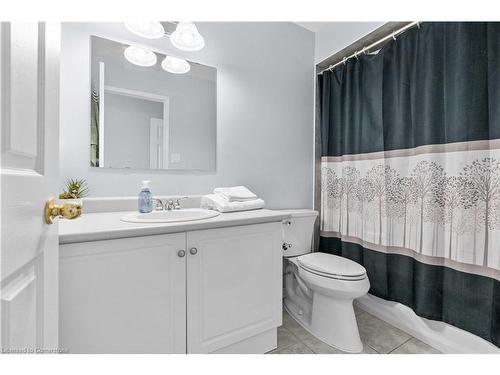 95 Thoroughbred Boulevard, Ancaster, ON - Indoor Photo Showing Bathroom