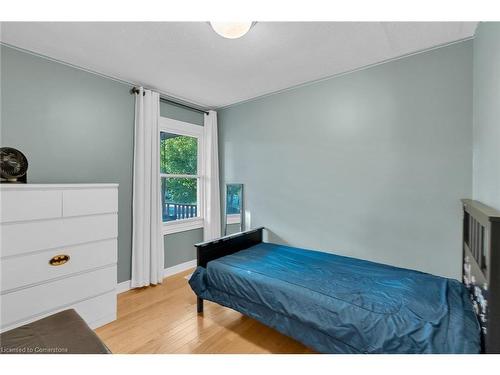 28 Tolton Avenue, Hamilton, ON - Indoor Photo Showing Bedroom