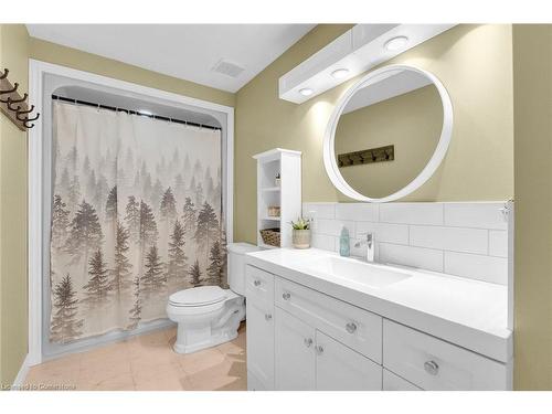 28 Tolton Avenue, Hamilton, ON - Indoor Photo Showing Bathroom