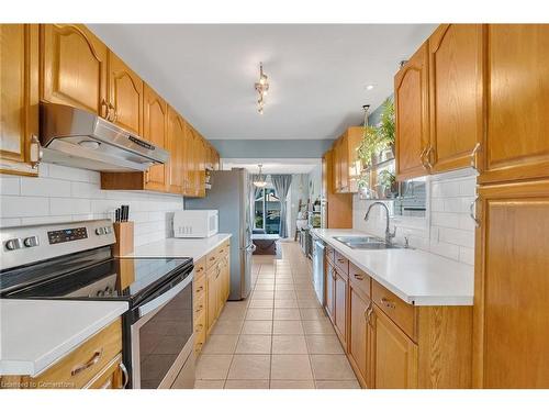 28 Tolton Avenue, Hamilton, ON - Indoor Photo Showing Kitchen