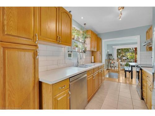 28 Tolton Avenue, Hamilton, ON - Indoor Photo Showing Kitchen