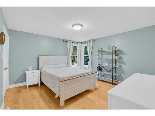 28 Tolton Avenue, Hamilton, ON - Indoor Photo Showing Bedroom