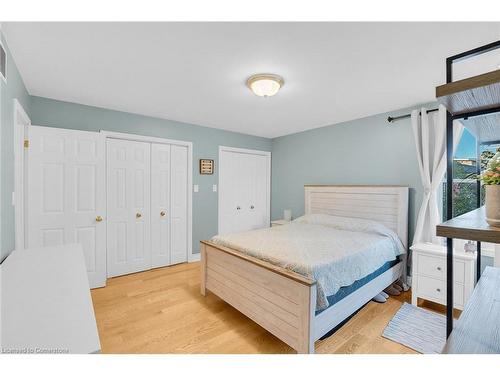 28 Tolton Avenue, Hamilton, ON - Indoor Photo Showing Bedroom