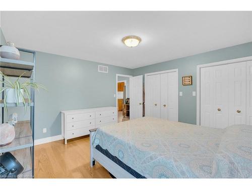 28 Tolton Avenue, Hamilton, ON - Indoor Photo Showing Bedroom