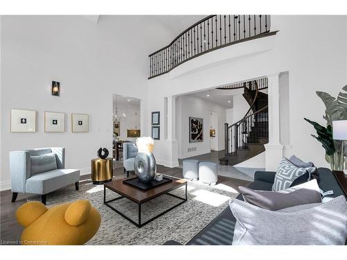 18 Legacy Lane, Hamilton, ON - Indoor Photo Showing Living Room