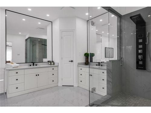 18 Legacy Lane, Hamilton, ON - Indoor Photo Showing Bathroom