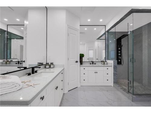 18 Legacy Lane, Hamilton, ON - Indoor Photo Showing Bathroom