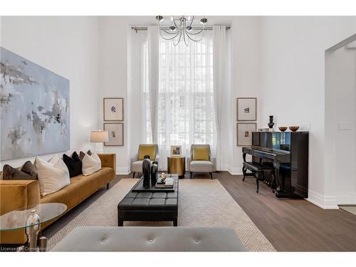 18 Legacy Lane, Hamilton, ON - Indoor Photo Showing Living Room