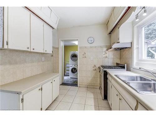 83 Graham Avenue S, Hamilton, ON - Indoor Photo Showing Laundry Room