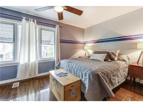 83 Graham Avenue S, Hamilton, ON - Indoor Photo Showing Bedroom