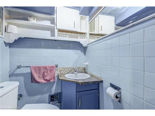 83 Graham Avenue S, Hamilton, ON - Indoor Photo Showing Bathroom