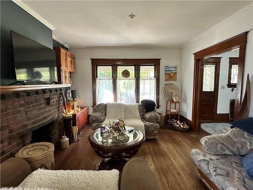 505 Lock Street W, Dunnville, ON - Indoor Photo Showing Living Room With Fireplace