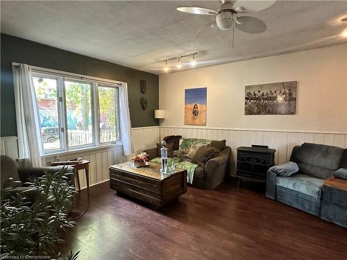 505 Lock Street W, Dunnville, ON - Indoor Photo Showing Living Room