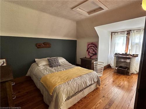 505 Lock Street W, Dunnville, ON - Indoor Photo Showing Bedroom