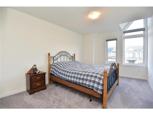 28 Fairey Crescent Crescent, Mount Hope, ON - Indoor Photo Showing Bedroom