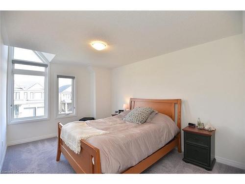 28 Fairey Crescent Crescent, Mount Hope, ON - Indoor Photo Showing Bedroom