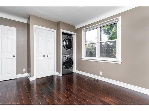 1554 Main Street E, Hamilton, ON - Indoor Photo Showing Other Room