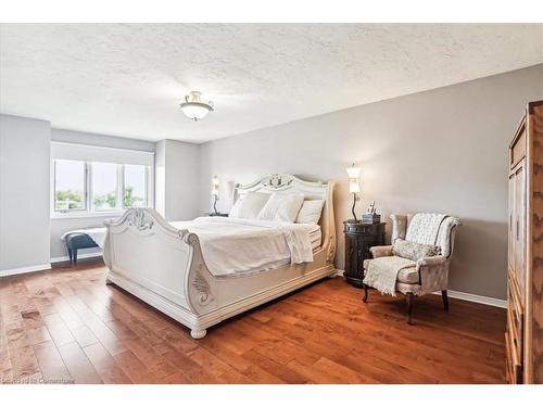 70 Glen Cannon Drive, Hamilton, ON - Indoor Photo Showing Bedroom