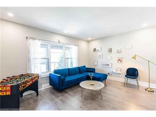 4591 Second Avenue, Niagara Falls, ON - Indoor Photo Showing Living Room