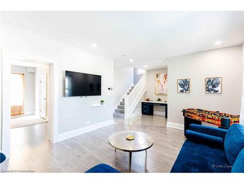 4591 Second Avenue, Niagara Falls, ON - Indoor Photo Showing Living Room