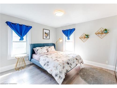 4591 Second Avenue, Niagara Falls, ON - Indoor Photo Showing Bedroom