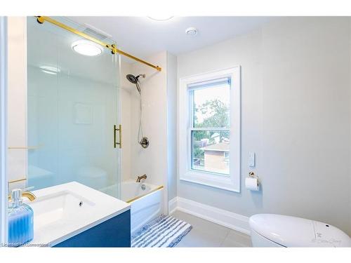 4591 Second Avenue, Niagara Falls, ON - Indoor Photo Showing Bathroom