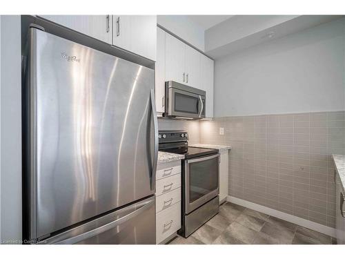 509-85 Robinson Street, Hamilton, ON - Indoor Photo Showing Kitchen With Stainless Steel Kitchen