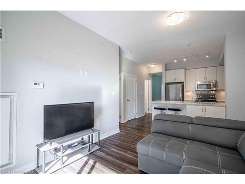 509-85 Robinson Street, Hamilton, ON - Indoor Photo Showing Living Room