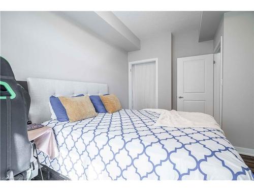 509-85 Robinson Street, Hamilton, ON - Indoor Photo Showing Bedroom