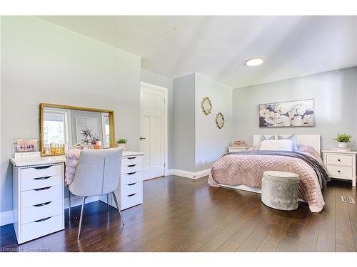 10 Reservoir Road, Stoney Creek, ON - Indoor Photo Showing Bedroom