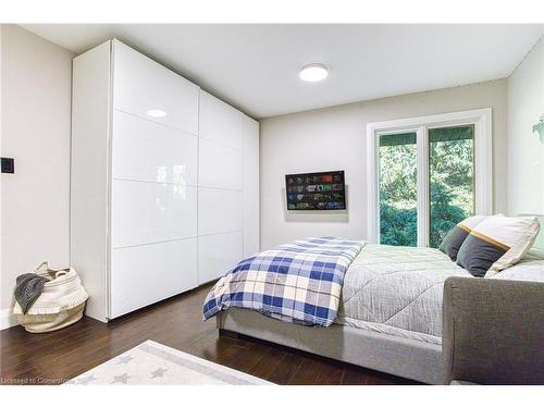 10 Reservoir Road, Stoney Creek, ON - Indoor Photo Showing Bedroom