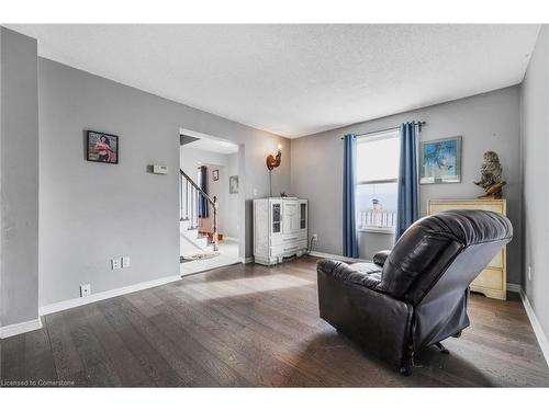 804 Nebo Road, Hamilton, ON - Indoor Photo Showing Living Room